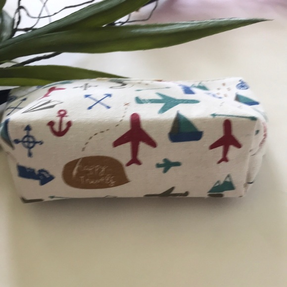 Cosmetic/Travel Bag - Picture 3 of 6